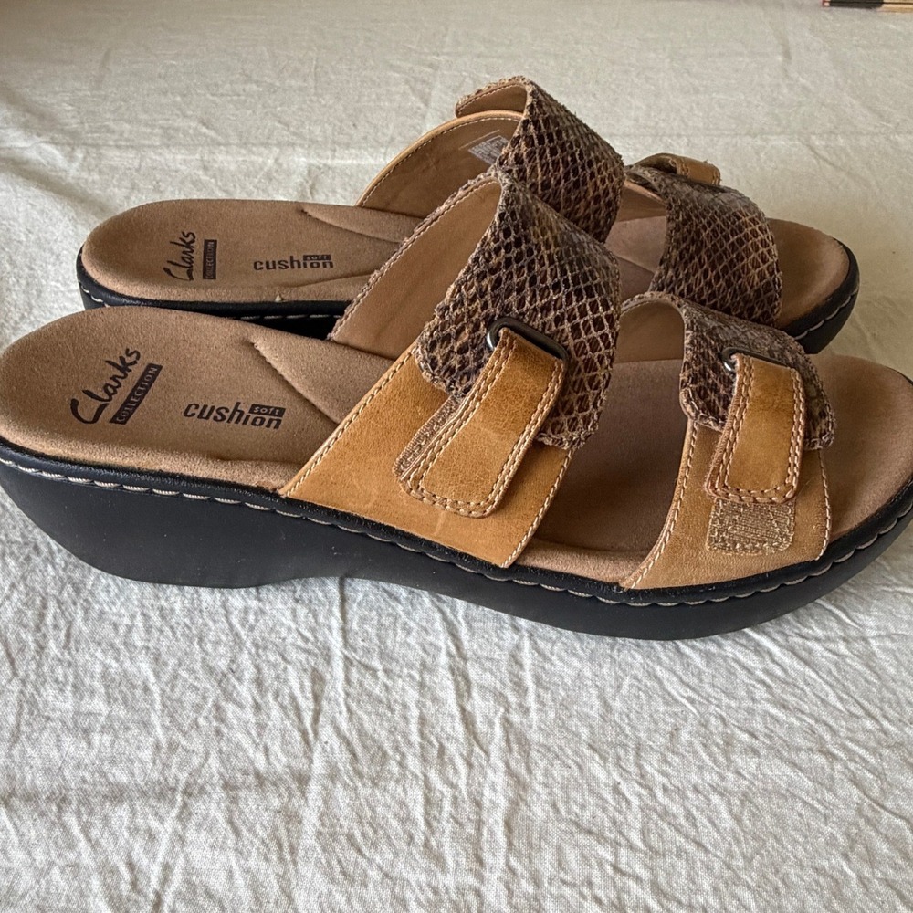 Clarks Delana Fenela Tan Leather Snakeskin Slide Wedge Sandals 8M 26125578 - Picture 6 of 10